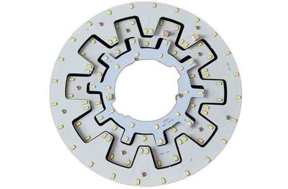 Buon prezzo Conformi Rohs Black Silk Screen Aluminum Printed Circuit Board con tolleranza di buco di precisione in linea